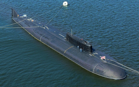 Министр обороны заявил о продлении срока службы АПЛ "Иркутск" на 10 лет